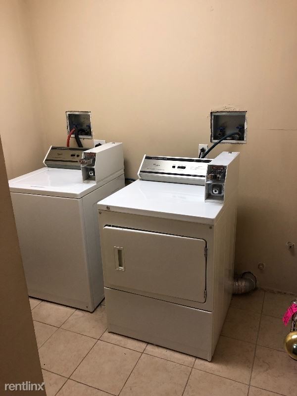 Building Photo - 419 S 19th St