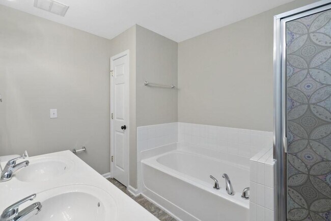 Building Photo - 3011 Barrymore St