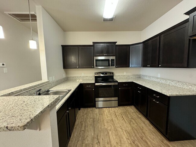 Building Photo - Cooper ISD- Luxury Duplex in Southwest Lub...
