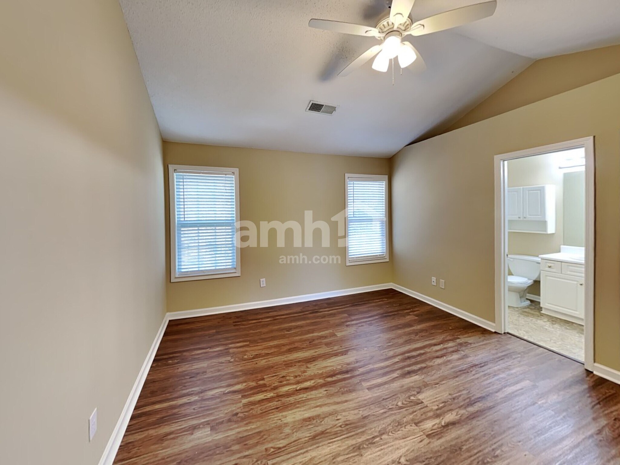 Building Photo - 2202 Serenity Dr NW