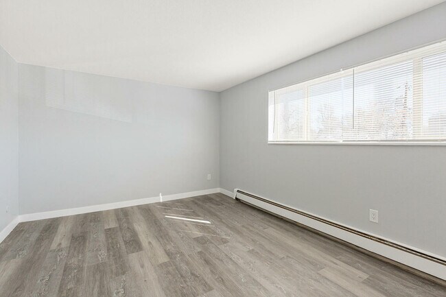 Explore the potential of this bright and spacious room, perfect for customization. - Country Club