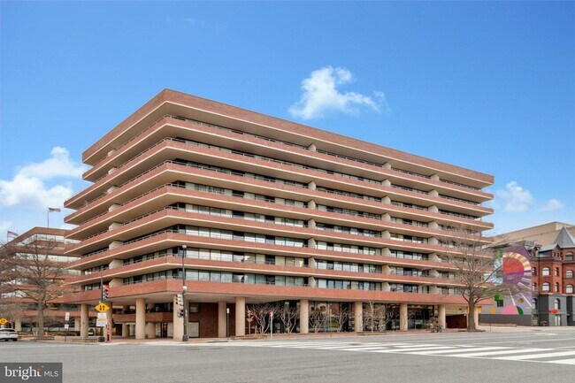 Primary Photo - 2555 Pennsylvania Ave NW