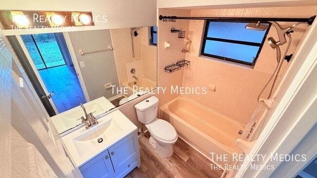 Building Photo - 7909 Richwood Dr