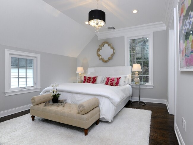 Building Photo - 200 Davis Ave