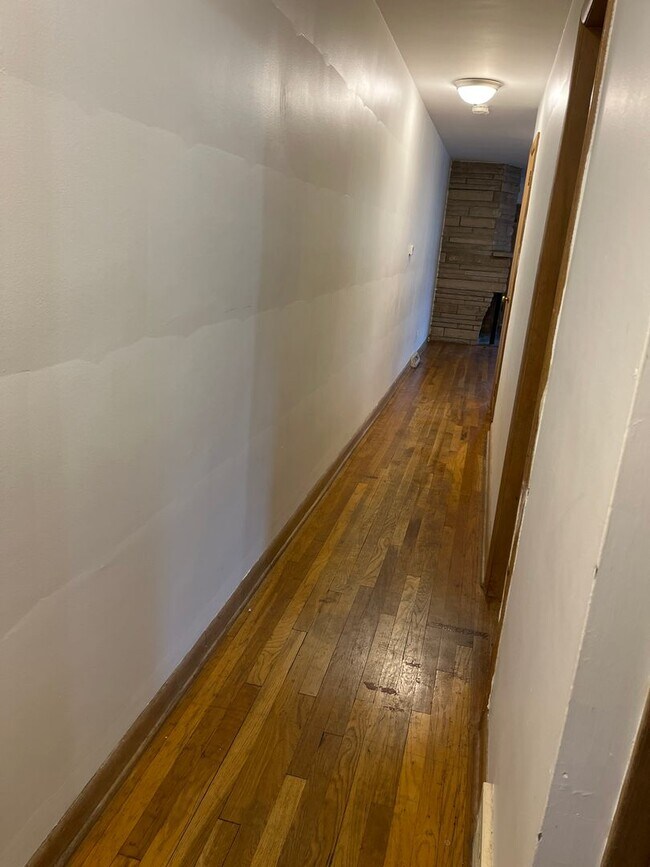 Building Photo - 781-783 S Kellner Rd