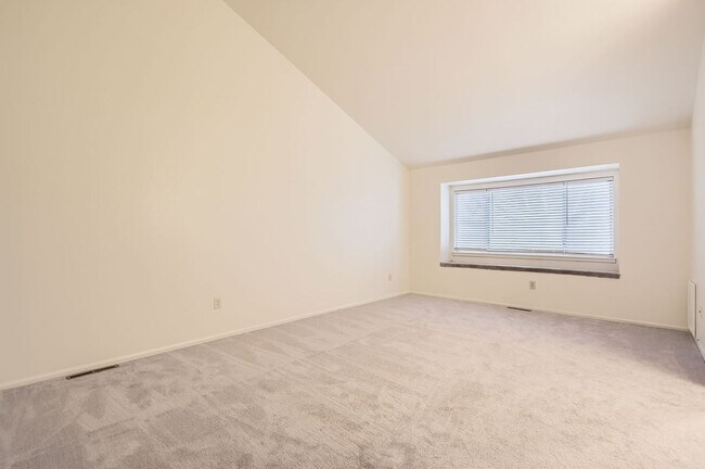 Building Photo - Beautiful Move in Ready Ranch Home in Sanderson Creek Neighborhood of Lakewood- New paint and car...