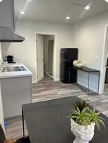 Building Photo - 221 Lake Shore Ter