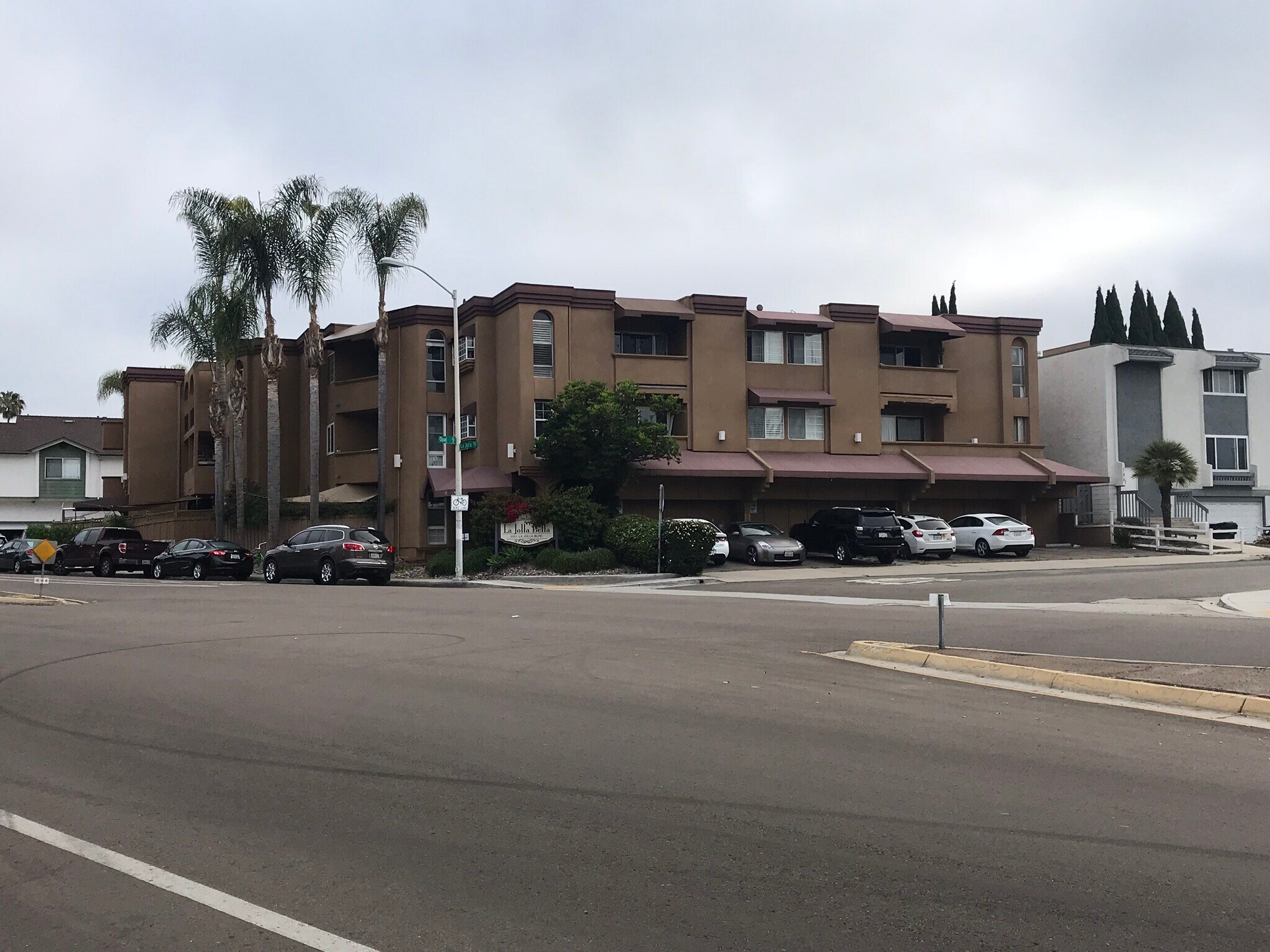 Building Photo - 5051 La Jolla Blvd
