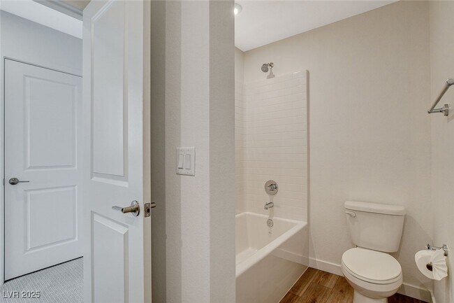 Building Photo - 3354 Via Strada St