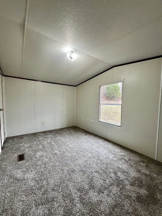 Building Photo - 3845 Wickham Rd