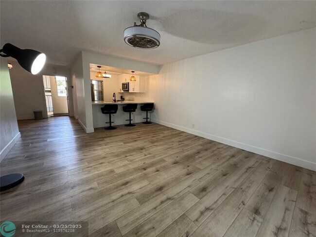 Building Photo - 4100 N 58th Ave