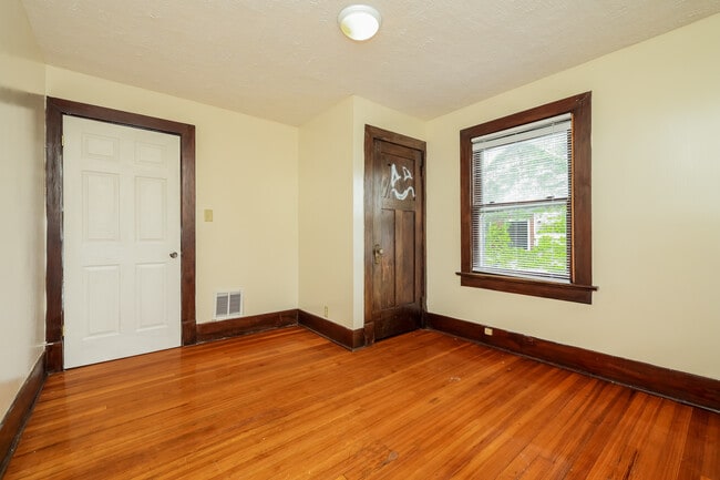 Building Photo - 1242 Wilson Dr