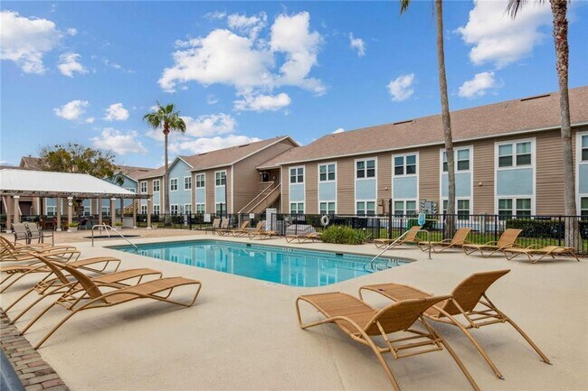 Building Photo - Coastal Comfort in Fernandina Beach – 2BR/...