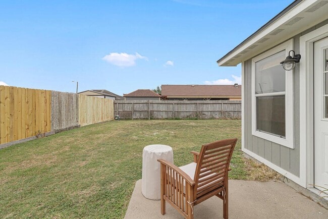 Building Photo - 5725 Ventura Ln