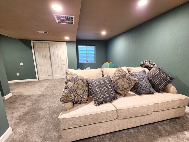 Building Photo - 13628 Plaster Cir