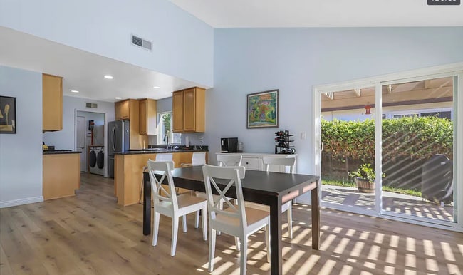 Building Photo - Single story 4 bed, 2 bath home in Newbury...
