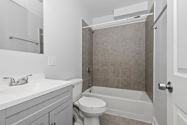 Building Photo - New Renovation - Condo Quality 2-bedroom Apartment! No Security Deposit!