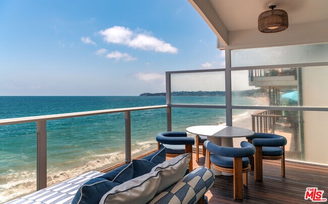 Building Photo - 27044 Malibu Cove Colony Dr