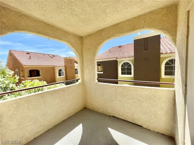 Building Photo - 7950 W Flamingo Rd