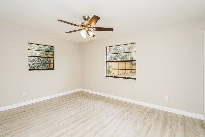 Building Photo - 3409 Silver Palm Dr