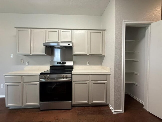 Building Photo - 6726 Windrift Way