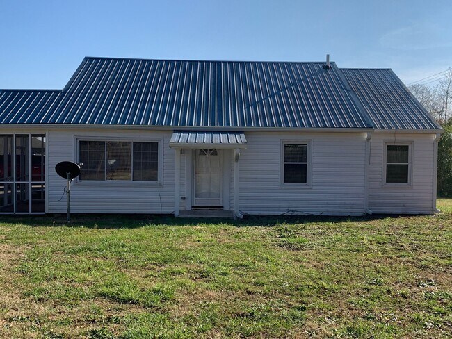 Building Photo - 1074 Boiling Springs Rd
