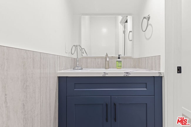 Building Photo - 119-119 S Myers St