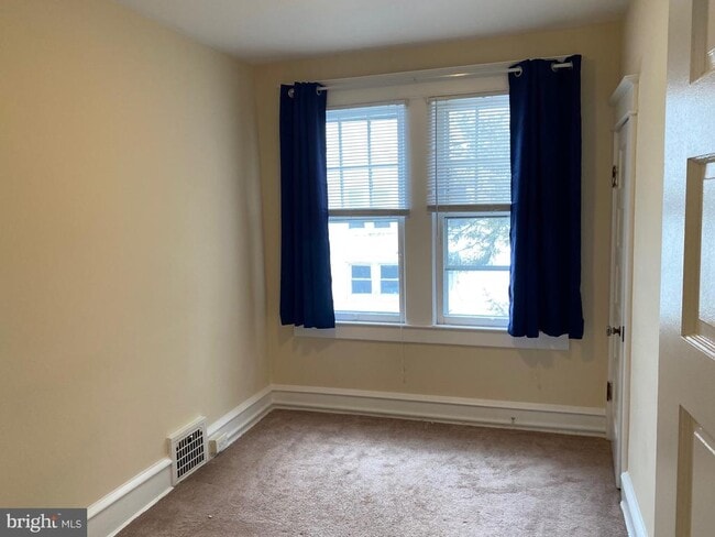 Building Photo - 105 Cooper Ave