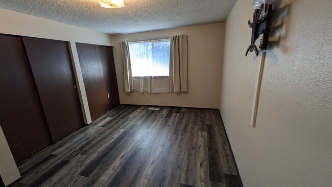 Building Photo - 801 Barksdale Ave