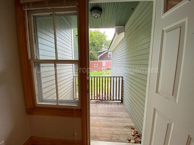 Building Photo - 725 W Vine St