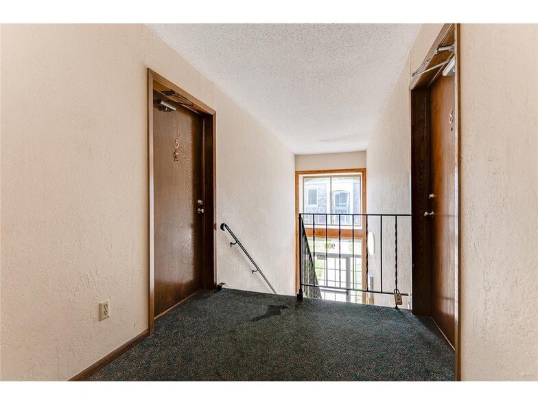 Building Photo - 900 9th Ave S