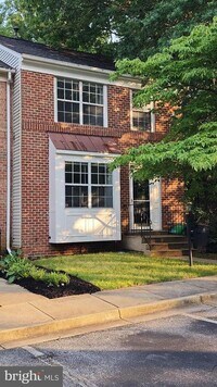 Building Photo - 1701 Stourbridge Ct