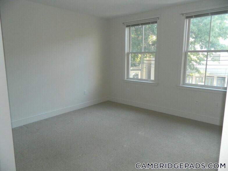 Building Photo - 110 Second St