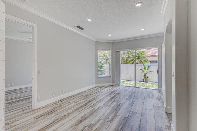 Building Photo - 146 Monterey Pointe Dr