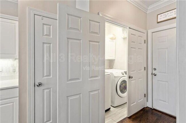 Building Photo - 203 Lenox Dr