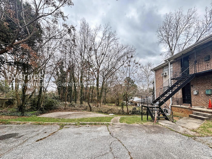 Building Photo - 4527 Glade Rd