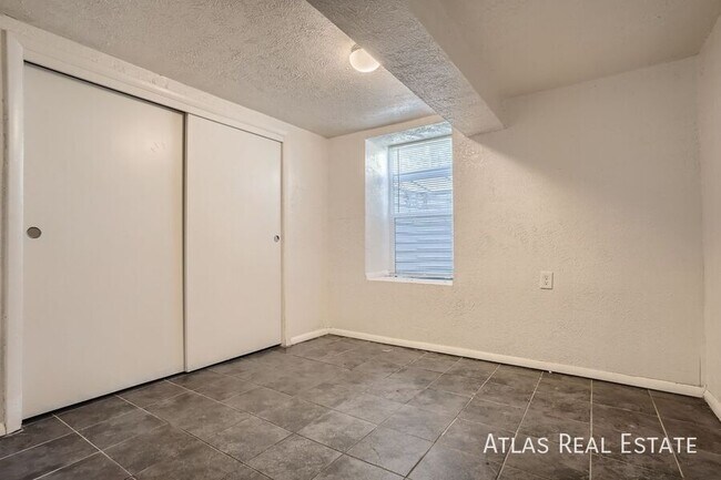 Building Photo - 1569 Lima St