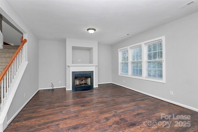 Building Photo - 15917 Prescott Hill Ave