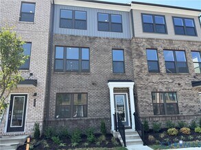 Building Photo - 9439 Alquist St