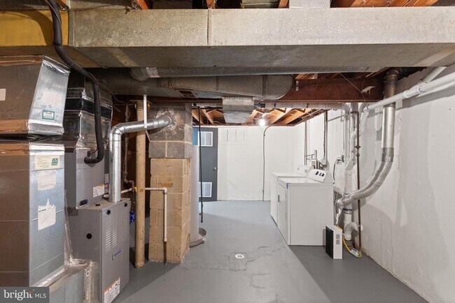 Building Photo - 8723 Lackawanna Ave