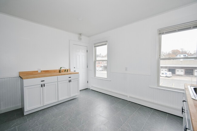 Building Photo - 22 Kelley St