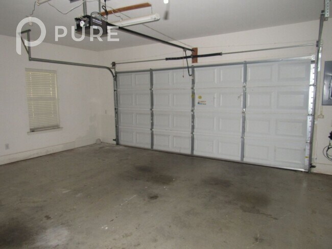 Building Photo - 266 Rocky Ridge Dr