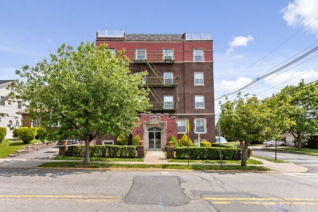 Building Photo - 271 Williams Ave