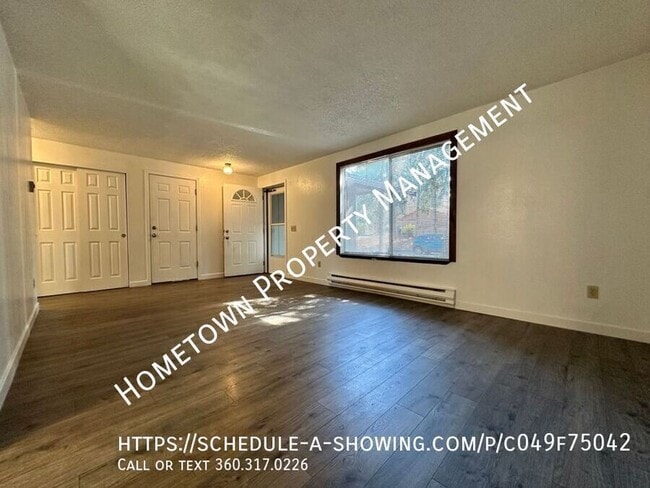 Building Photo - 1310 Goldenrod Dr SE