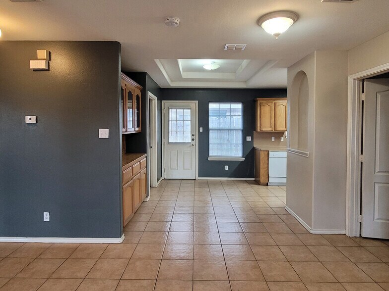 Building Photo - 2502 Cervantes Ave