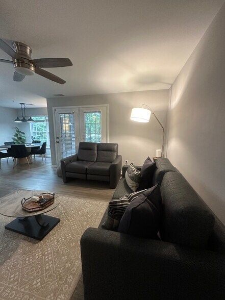 Building Photo - 2155 Scotts Crossing Ct