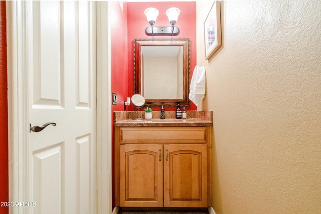 Building Photo - 1431 E Century Ave