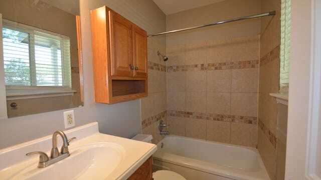 Building Photo - 405 WESTCHESTER-