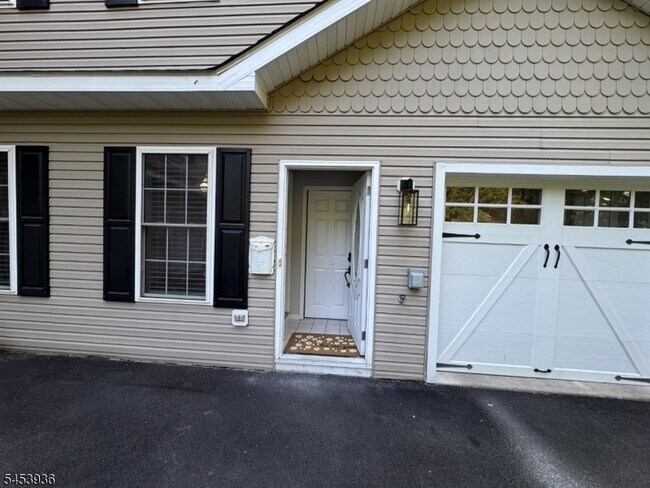 Building Photo - 32 Woodland Dr
