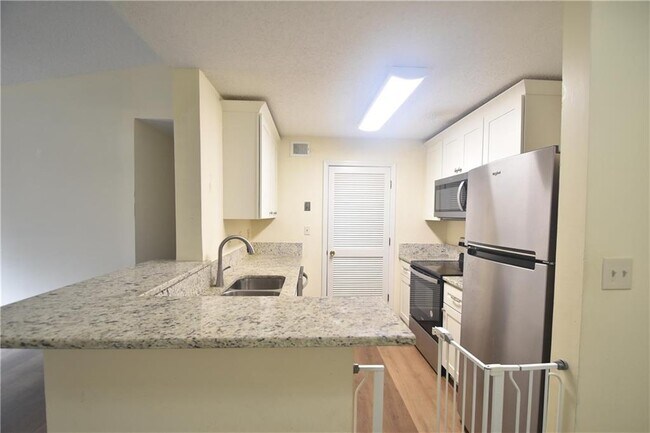 Building Photo - 310 Granville Ct